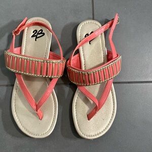 2B sandals size 6